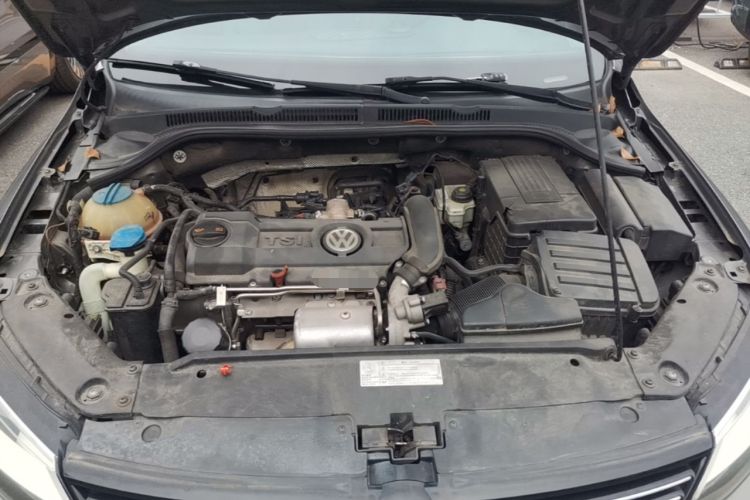Used Volkswagen Sagitar 2012 1.4TSI Automatic Luxury Edition Engine Bay