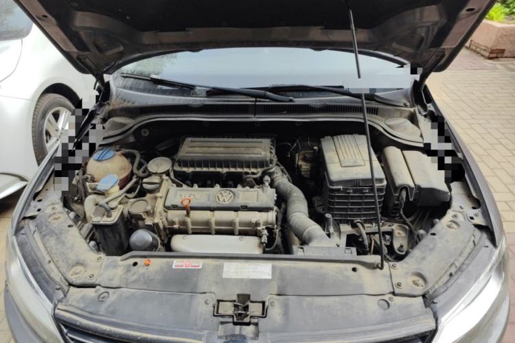 Used Volkswagen Sagitar 2012 1.6L Automatic Fashion Edition Engine Bay