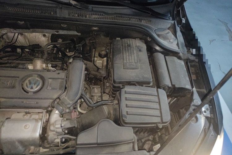 Used Volkswagen Sagitar 2012 1.4TSI Automatic Flagship Edition Engine Bay Left