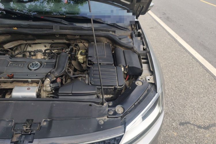 Used Volkswagen Sagitar 2012 1.4TSI Automatic Luxury Edition Engine Bay Left