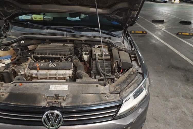Used Volkswagen Sagitar 2012 1.6L Automatic Comfort Edition Engine Bay Left