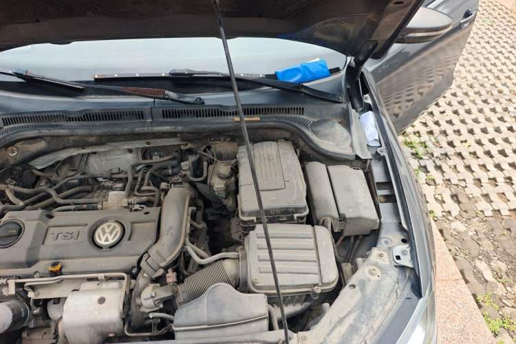 Used Volkswagen Sagitar 2012 1.4TSI Automatic Luxury Edition Engine Bay Left