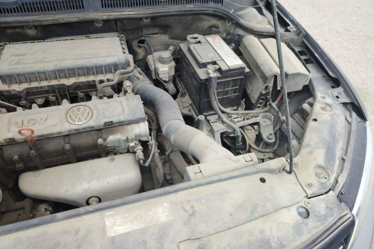 Used Volkswagen Sagitar 2012 1.6L Manual Comfort Model Engine Bay Left