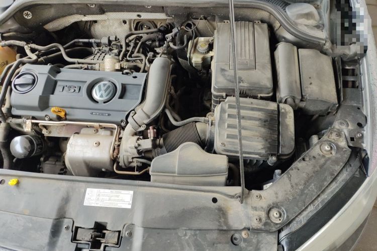 Used Volkswagen Sagitar 2012 1.4TSI Automatic Luxury Edition Engine Bay Left