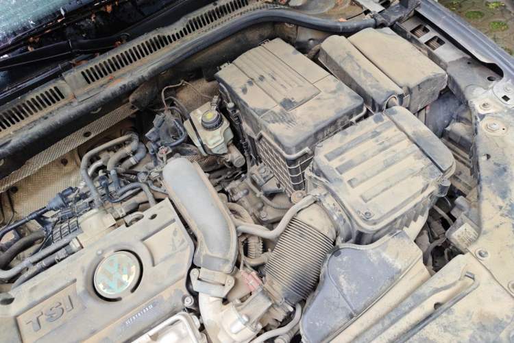 Used Volkswagen Sagitar 2012 1.4TSI Automatic Flagship Edition Engine Bay Left