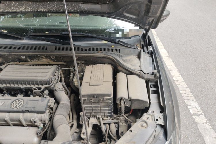 Used Volkswagen Sagitar 2012 1.6L Automatic Comfort Edition Engine Bay Left