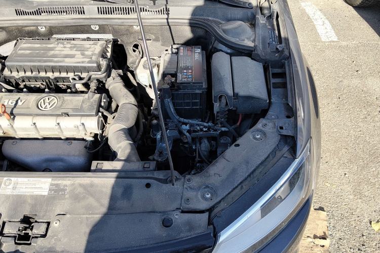Used Volkswagen Sagitar 2012 1.6L Manual Comfort Model Engine Bay Left
