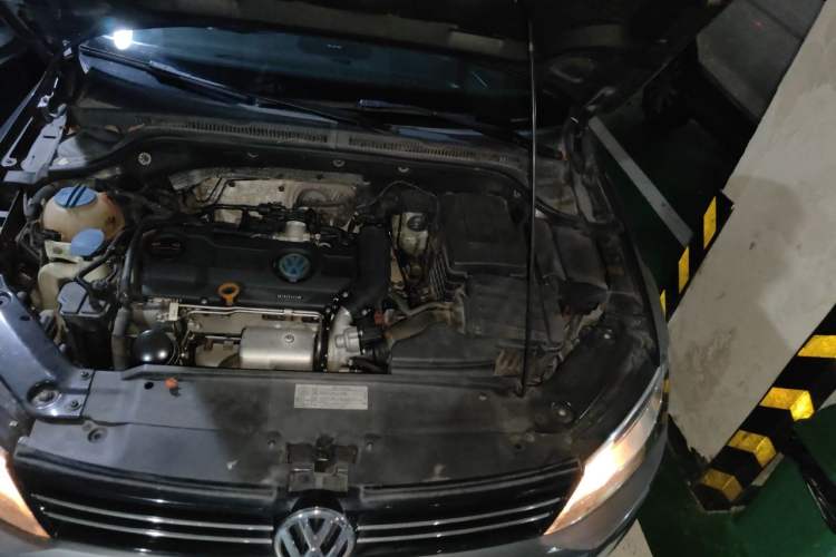 Used Volkswagen Sagitar 2012 1.4TSI Automatic Flagship Edition Engine Bay Left