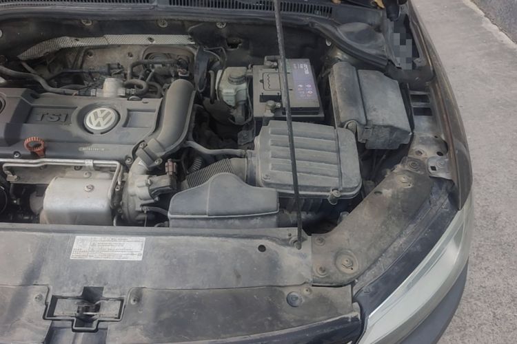 Used Volkswagen Sagitar 2012 1.4TSI Manual Luxury Model Engine Bay Left