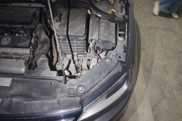 Used Volkswagen Sagitar 2012 1.6L Automatic Comfort Edition Engine Bay Left