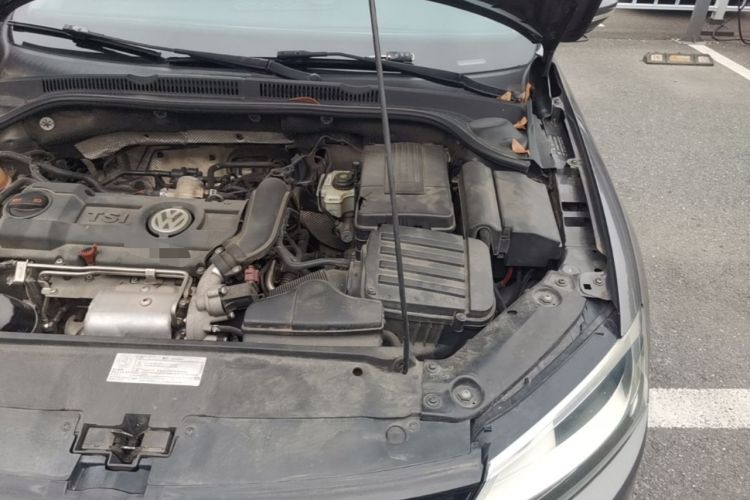 Used Volkswagen Sagitar 2012 1.4TSI Automatic Luxury Edition Engine Bay Left