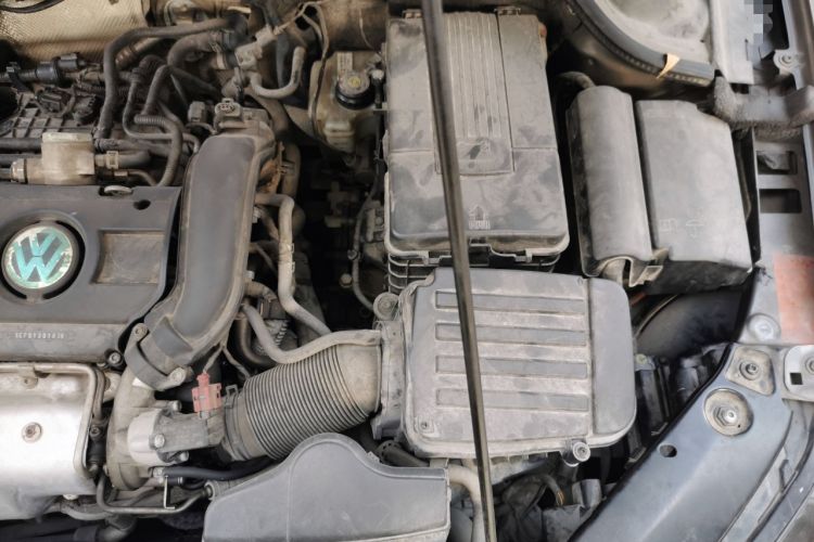 Used Volkswagen Sagitar 2012 1.4TSI Automatic Luxury Edition Engine Bay Left