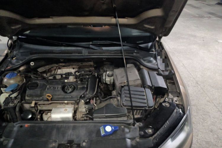 Used Volkswagen Sagitar 2012 1.4TSI Manual Luxury Model Engine Bay Left