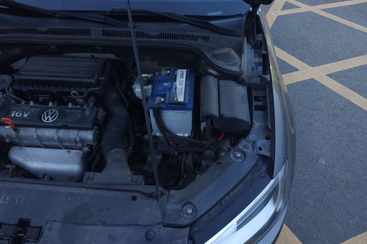 Used Volkswagen Sagitar 2012 1.6L Manual Comfort Model Engine Bay Left