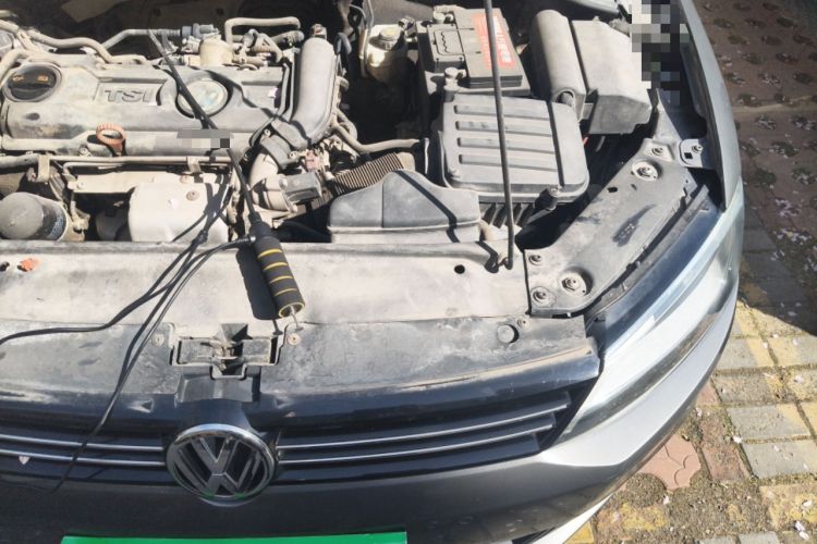 Used Volkswagen Sagitar 2012 1.4TSI Manual Luxury Model Engine Bay Left