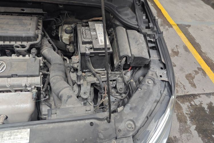 Used Volkswagen Sagitar 2012 1.6L Automatic Comfort Edition Engine Bay Left