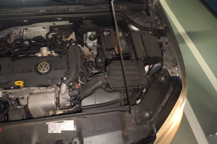 Used Volkswagen Sagitar 2012 1.4TSI Manual Luxury Model Engine Bay Left