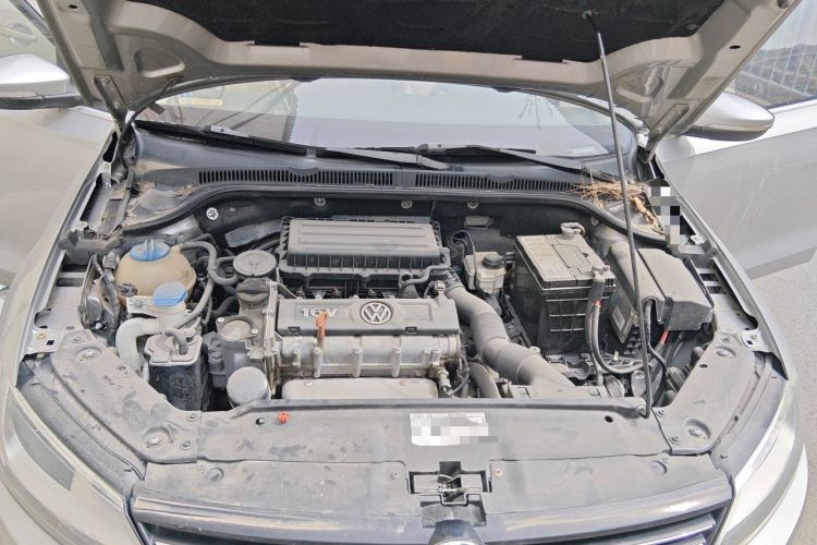 Used Volkswagen Sagitar 2012 1.6L Manual Comfort Model Engine Bay