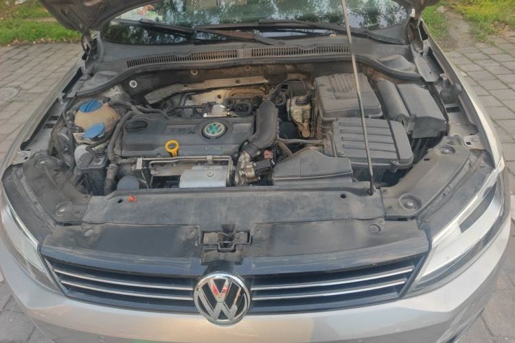 Used Volkswagen Sagitar 2012 1.4TSI Automatic Luxury Edition Engine Bay