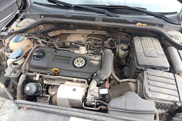 Used Volkswagen Sagitar 2012 1.4TSI Automatic Luxury Edition Engine Bay