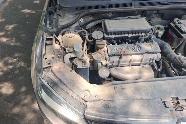 Used Volkswagen Sagitar 2012 1.6L Manual Comfort Model Engine Bay Right