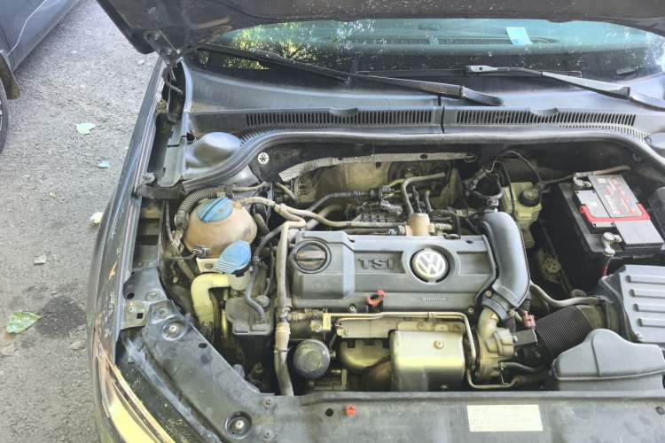 Used Volkswagen Sagitar 2012 1.4TSI Automatic Luxury Edition Engine Bay Right