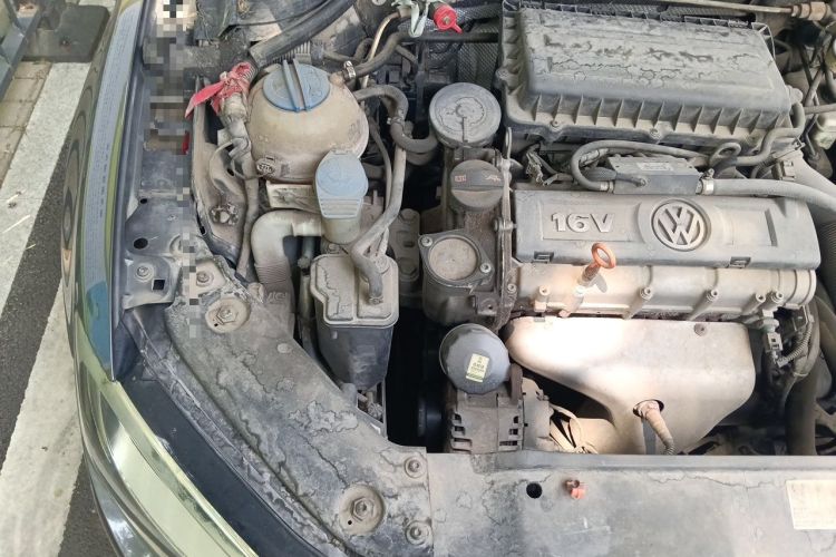 Used Volkswagen Sagitar 2012 1.6L Manual Comfort Model Engine Bay Right