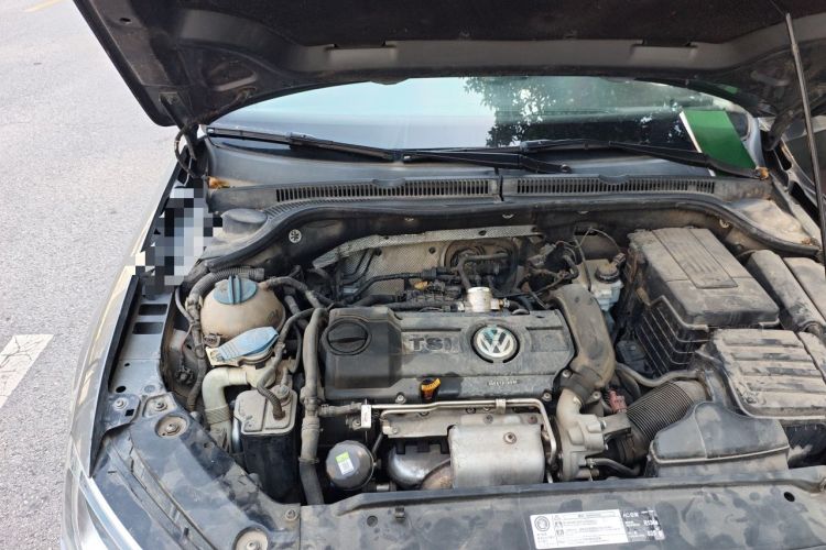 Used Volkswagen Sagitar 2012 1.4TSI Automatic Luxury Edition Engine Bay Right