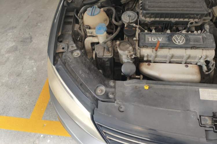 Used Volkswagen Sagitar 2012 1.6L Automatic Comfort Edition Engine Bay Right