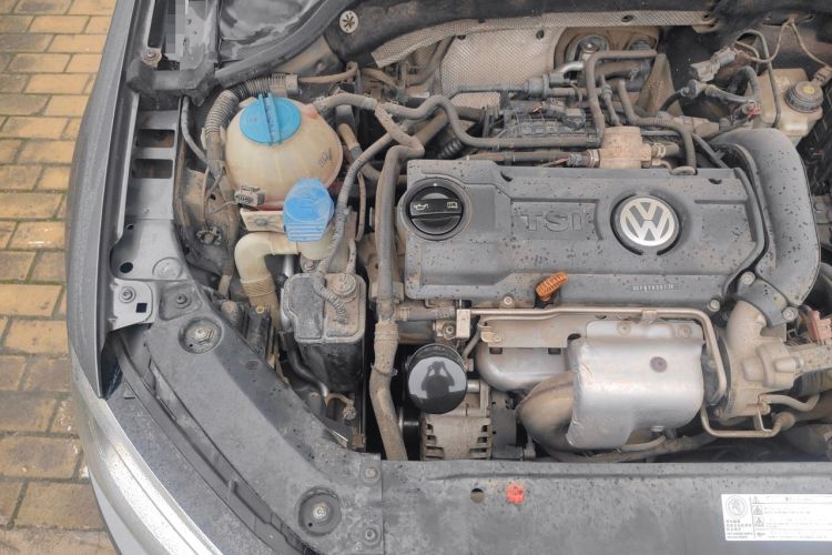 Used Volkswagen Sagitar 2012 1.4TSI Automatic Flagship Edition Engine Bay Right