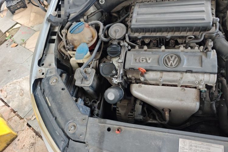 Used Volkswagen Sagitar 2012 1.6L Manual Comfort Model Engine Bay Right