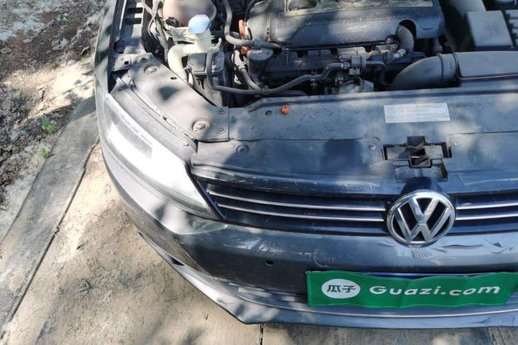 Used Volkswagen Sagitar 2012 1.8TSI Automatic Flagship Edition Engine Bay Right