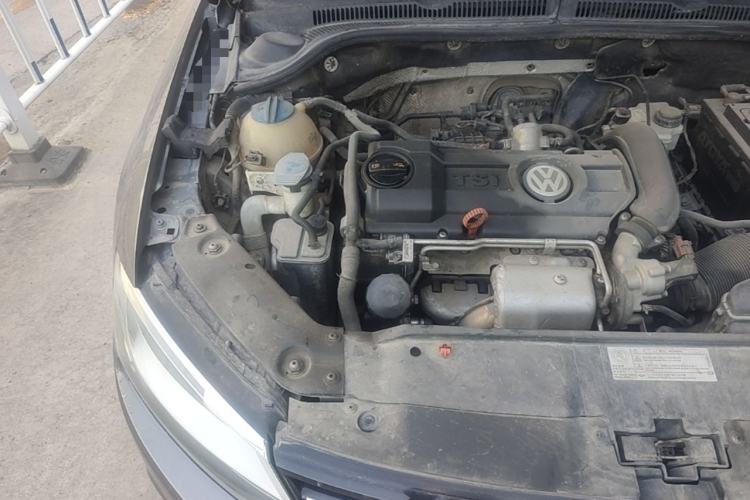 Used Volkswagen Sagitar 2012 1.4TSI Manual Luxury Model Engine Bay Right