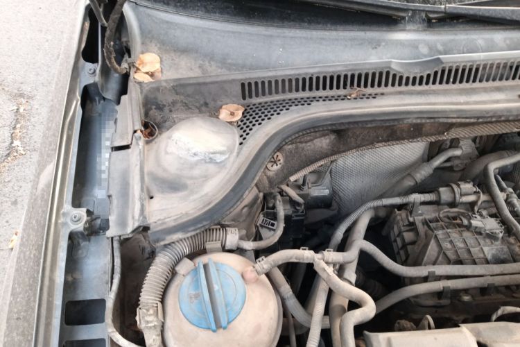 Used Volkswagen Sagitar 2012 1.4TSI Automatic Fashion Edition Engine Bay Right