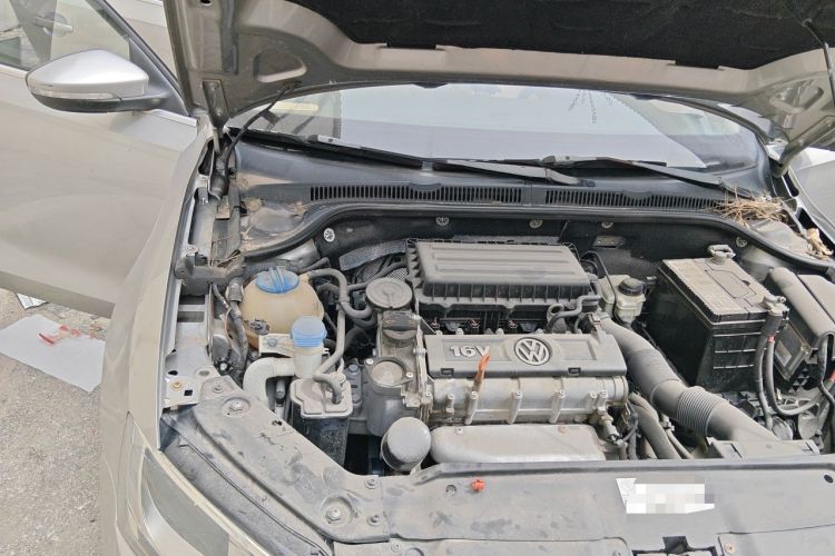 Used Volkswagen Sagitar 2012 1.6L Manual Comfort Model Engine Bay Right