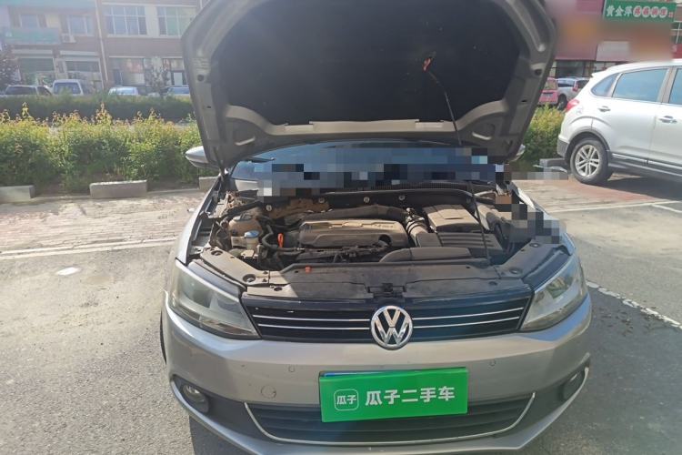 Used Volkswagen Sagitar 2012 1.8TSI Automatic Flagship Edition Engine Bay Right