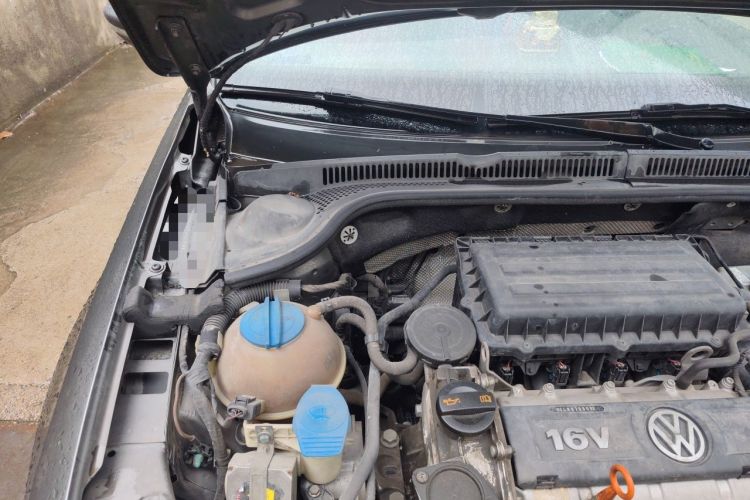 Used Volkswagen Sagitar 2012 1.6L Manual Comfort Model Engine Bay Right