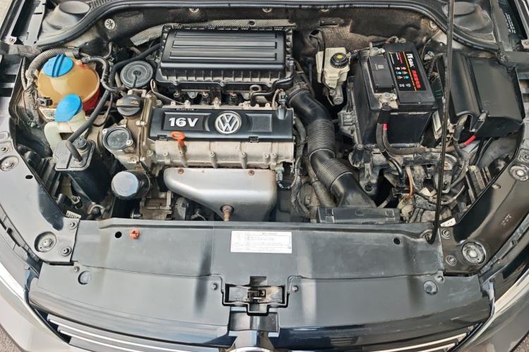 Used Volkswagen Sagitar 2012 1.6L Manual Comfort Model Engine Bay