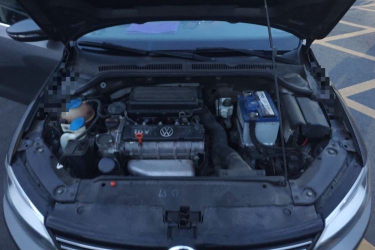 Used Volkswagen Sagitar 2012 1.6L Manual Comfort Model Engine Bay
