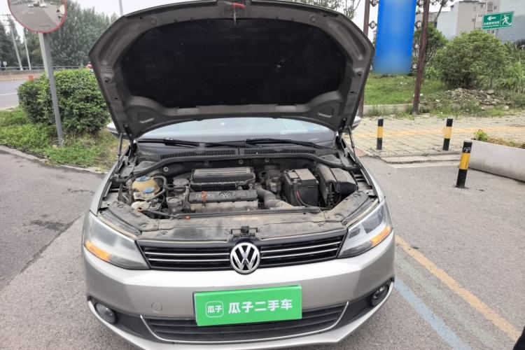 Used Volkswagen Sagitar 2012 1.6L Manual Comfort Model Engine Bay