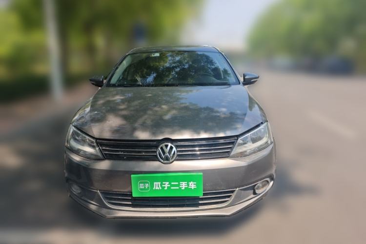 Used Volkswagen Sagitar 2012 1.6L Manual Comfort Model Front