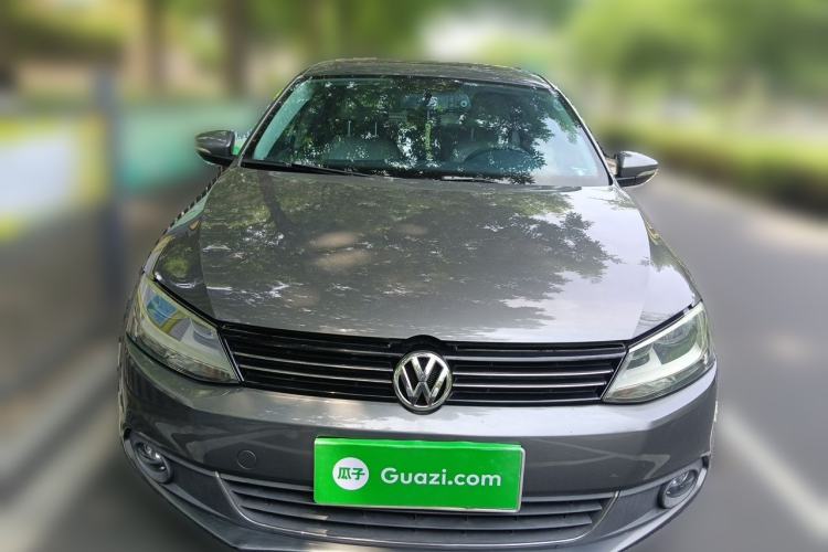 Used Volkswagen Sagitar 2012 1.6L Manual Comfort Model Front