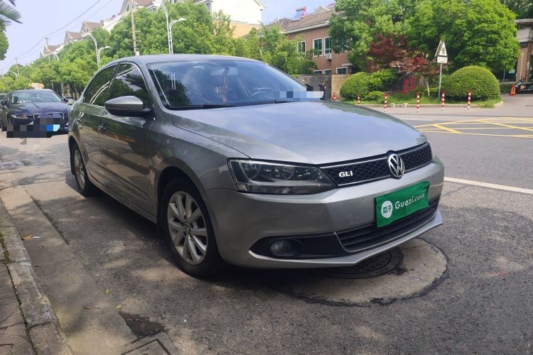 Used Volkswagen Sagitar 2012 1.4TSI Automatic Luxury Edition Front Right 45 Deg
