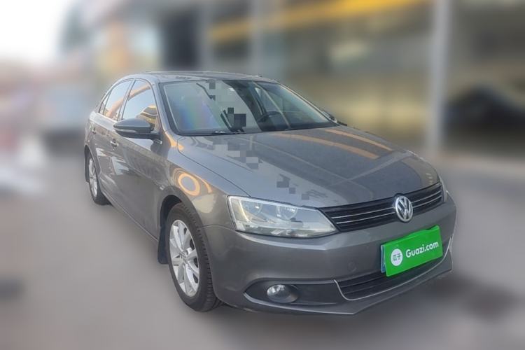 Used Volkswagen Sagitar 2012 1.4TSI Manual Luxury Model Front Right 45 Deg
