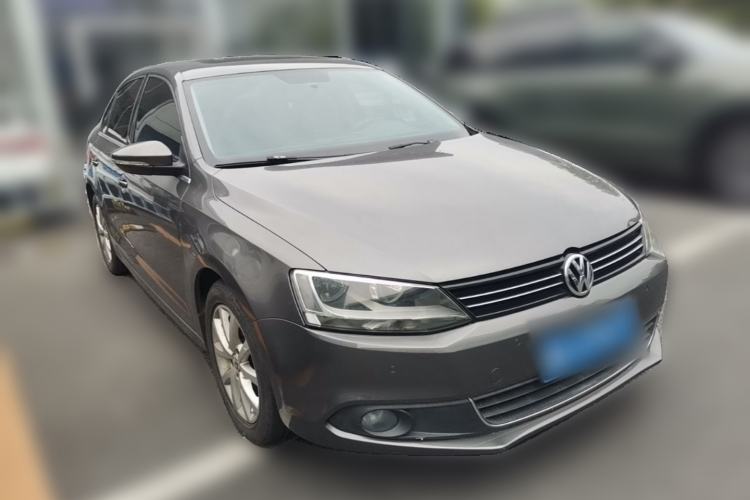 Used Volkswagen Sagitar 2012 1.4TSI Automatic Luxury Edition Front Right 45 Deg