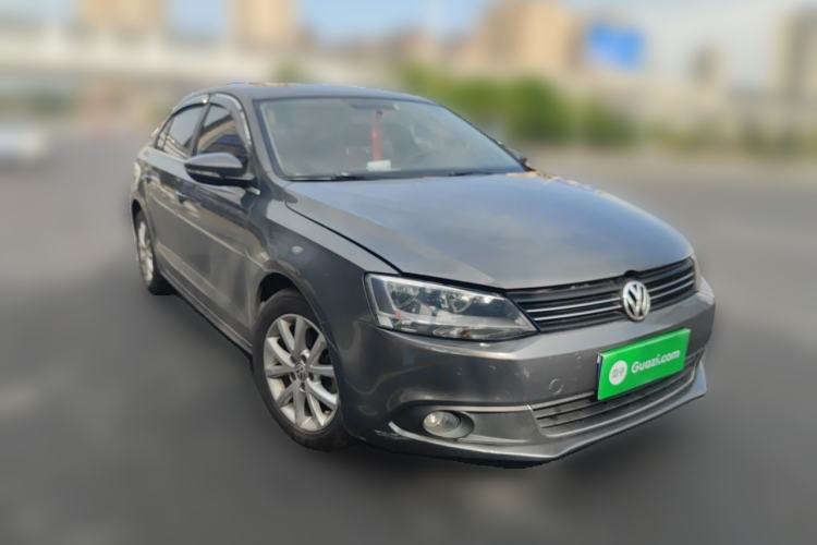 Used Volkswagen Sagitar 2012 1.4TSI Manual Luxury Model Front Right 45 Deg
