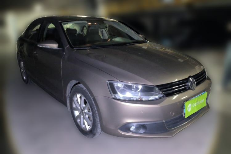 Used Volkswagen Sagitar 2012 1.4TSI Manual Luxury Model Front Right 45 Deg