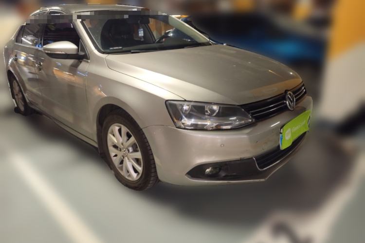 Used Volkswagen Sagitar 2012 1.4TSI Manual Luxury Model Front Right 45 Deg