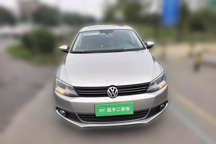Used Volkswagen Sagitar 2012 1.6L Manual Comfort Model Front