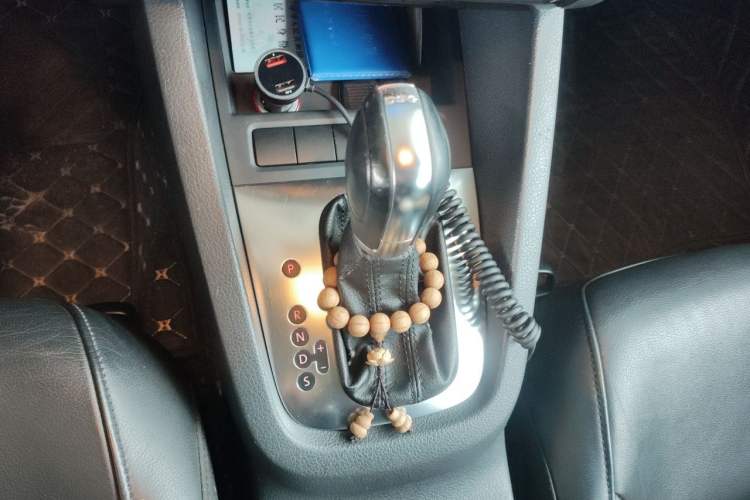 Used Volkswagen Sagitar 2012 1.4TSI Automatic Luxury Edition Gear Lever
